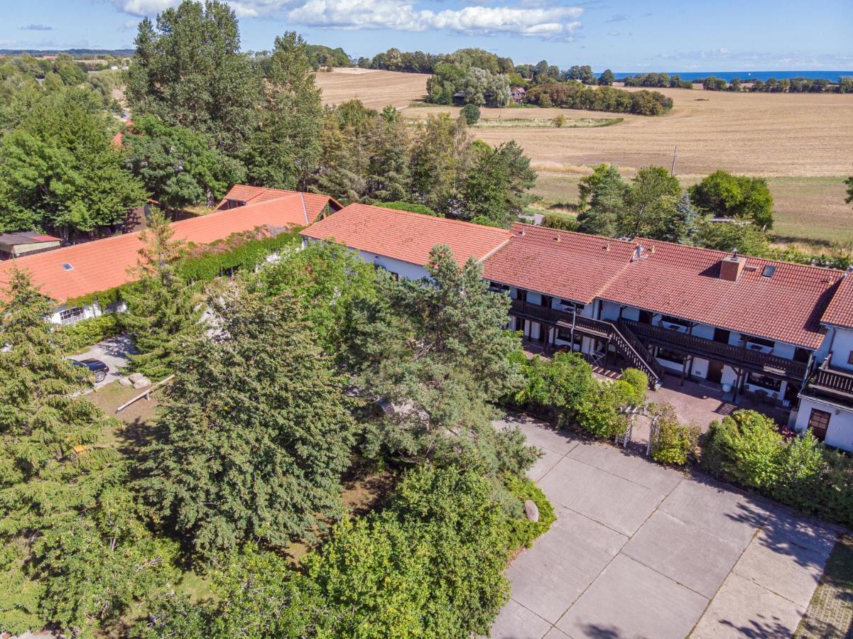Landpension Dubnitz - Ferienwohnung 1 Sassnitz Bagian luar foto